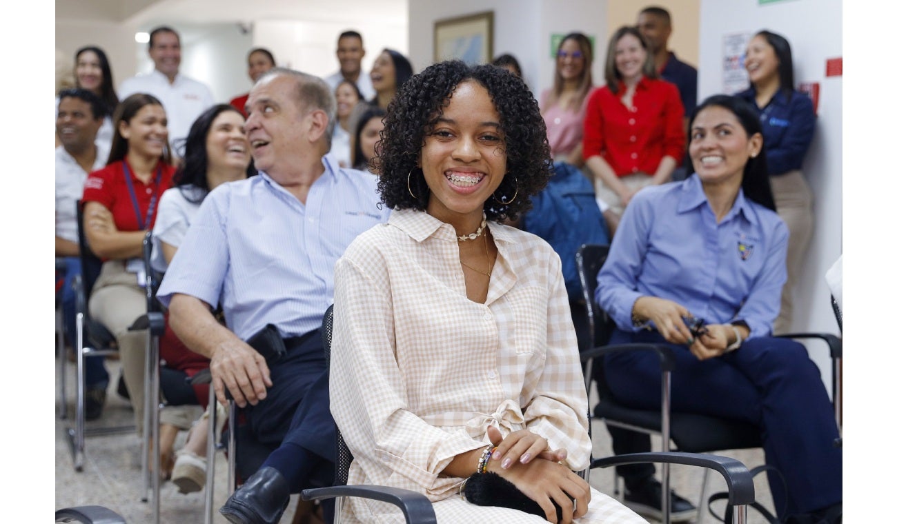 Ganadora de beca de Surtigas