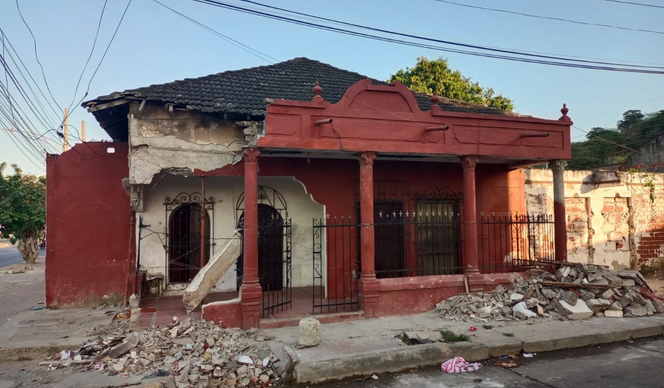 Casa afectada por una buseta en El Toril