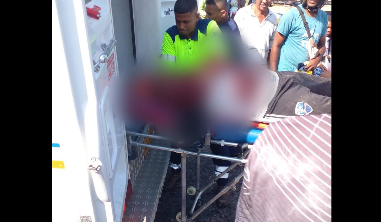 En una ambulancia fue llevado a un centro asistencial