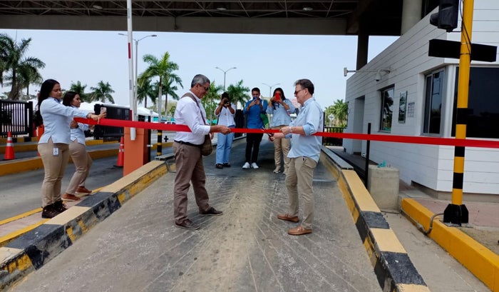 El alcalde de Turbaco estuvo presente en la cortada de la cinta