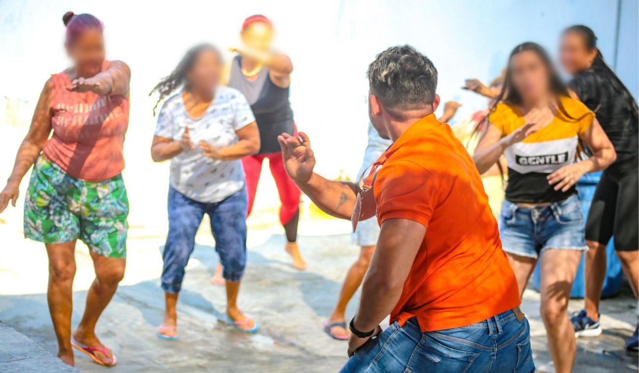 Promueve actividades deportivas para internos y guardianes del centro penitenciario Rodrigo de Bastidas