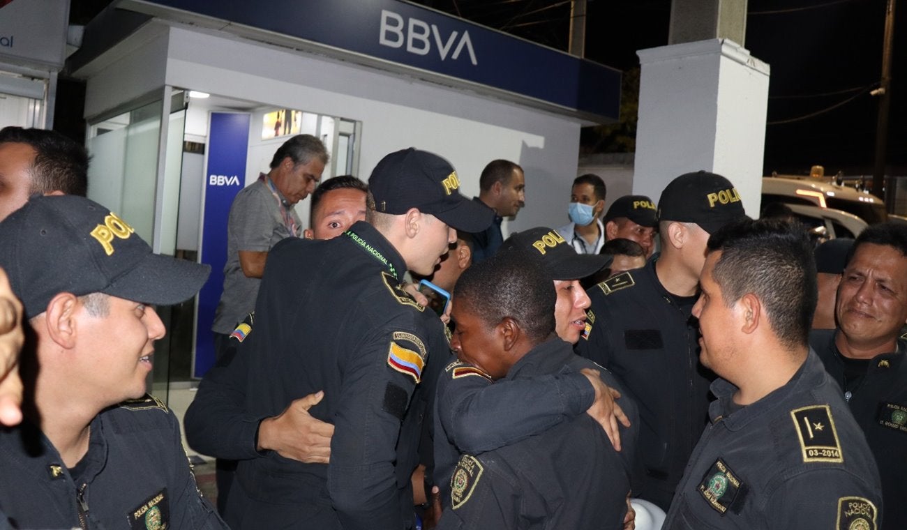 ¡Qué felicidad! Se reencontraron con sus familias los policías liberados en San Vicente del Caguán