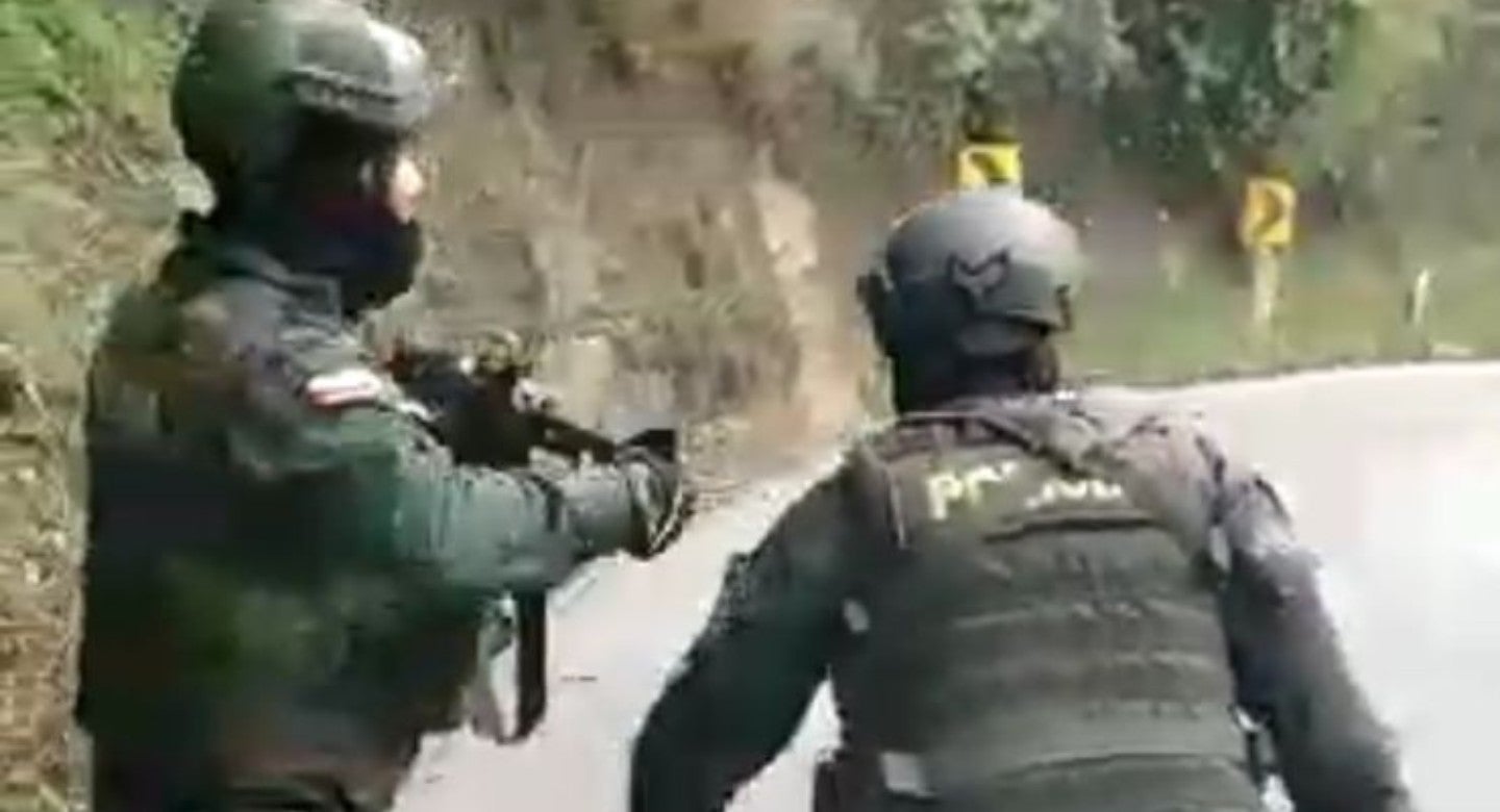 En medio del enfrentamiento hubo una persona herida.