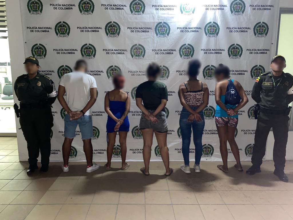 Cinco personas capturadas.