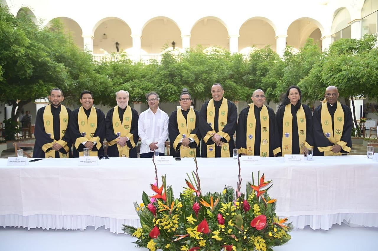 Gustavo Petro, Doctor Honoris Causa