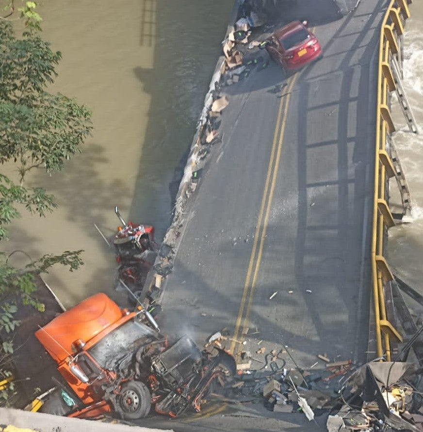 Vía que comunica a Quindío con Valle del Cauca