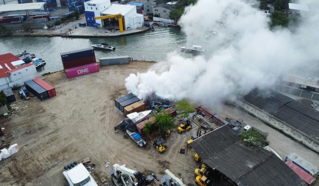 Se movilizó al Cuerpo de Bomberos para evaluar lo que estaba ocurriendo en la zona.