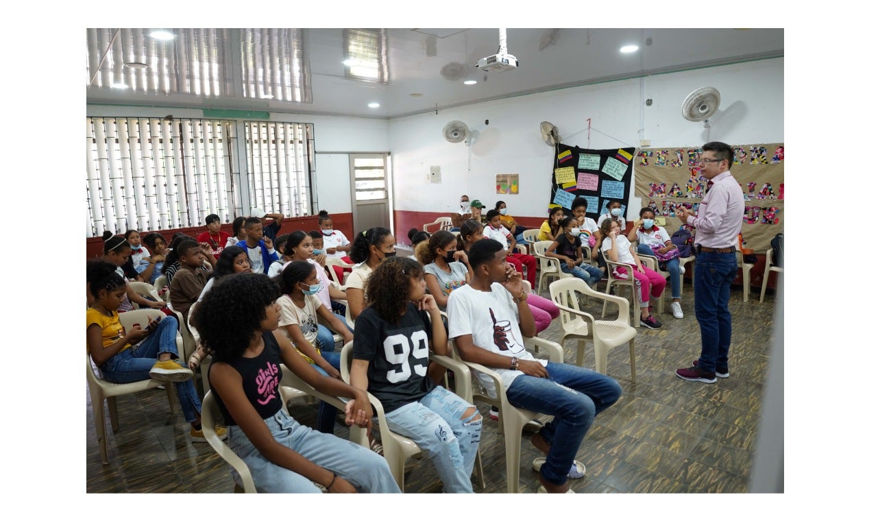 Menores asisten a charla Sexualidad Sana COOntigo