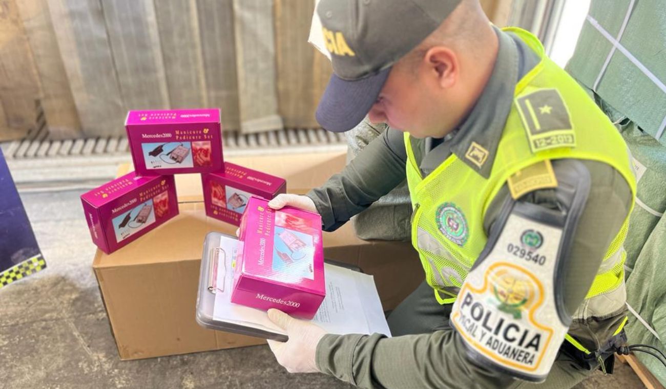 Aprehensión de 23.518 unidades en accesorios para celular y artículos para el hogar