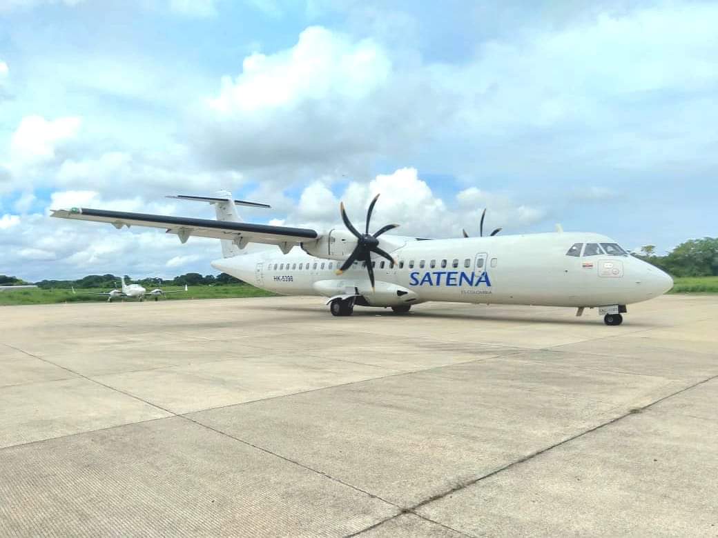 Bogotá - Tolú a las 7:40 a.m., y Tolú - Bogotá a las 10:06 a.m. los días lunes y viernes.