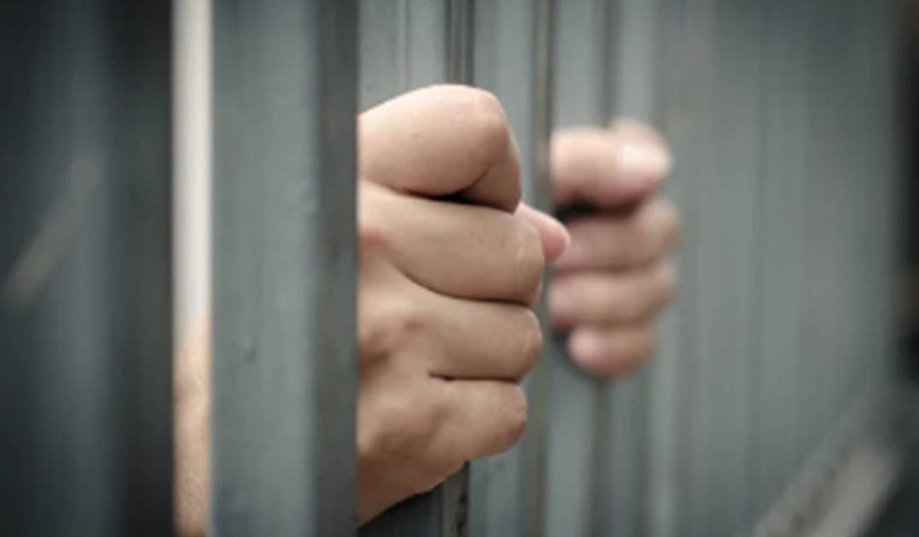 Se habría aprovechado de la confianza de la familia de la menor para realizarle tocamientos íntimos