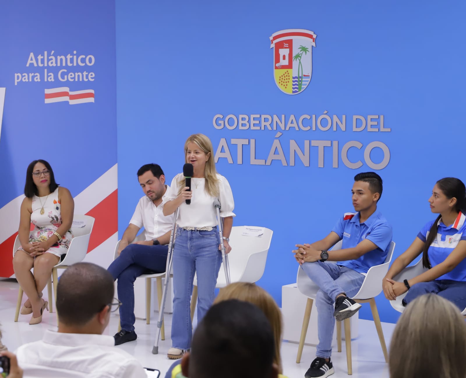 Entrega de subsidios de transporte a estudiantes del Atlático.