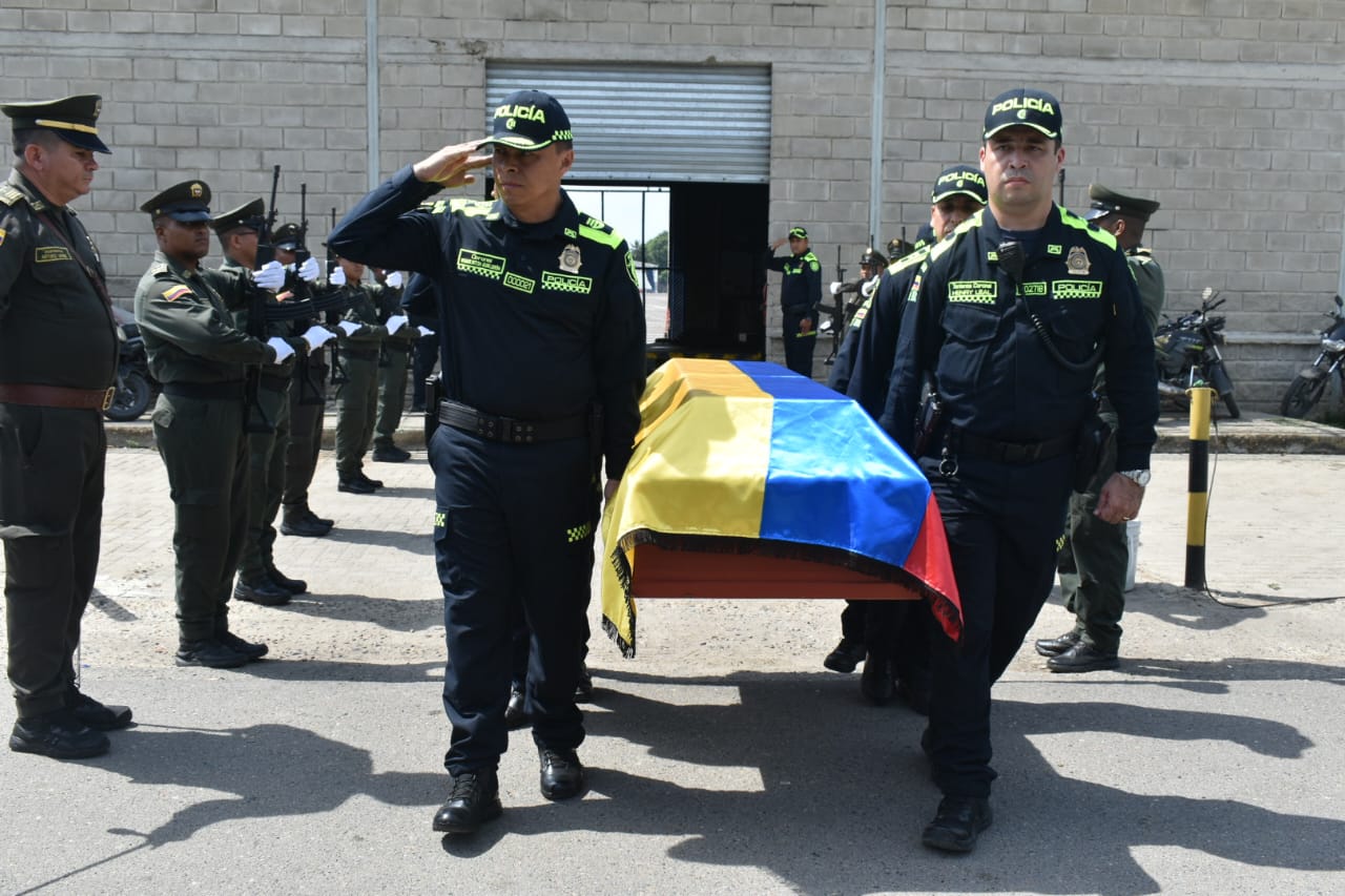 Con honores fue recibido el policía cartagenero, Samir José Vega, fallecido en un ataque del ELN en Norte de Santander.