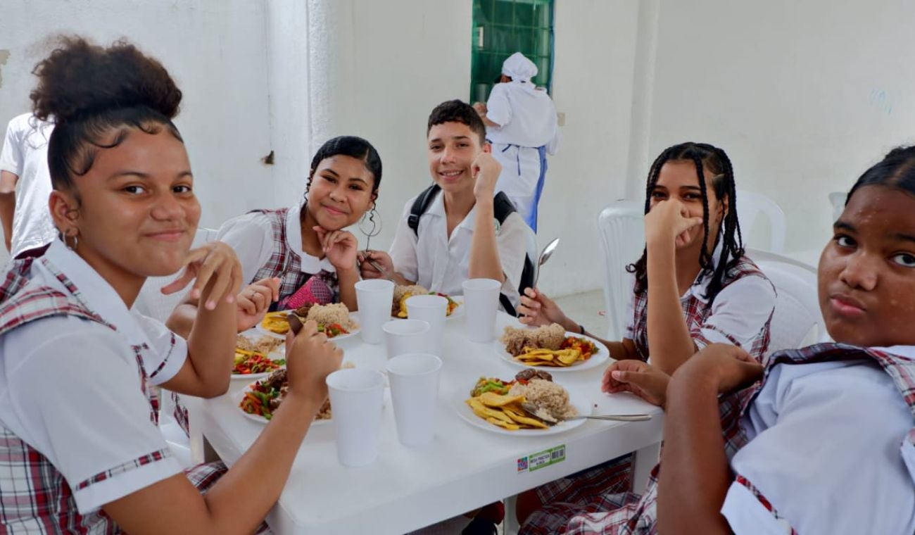 En total son 905 niñas y niños los beneficiados en este sede educativa