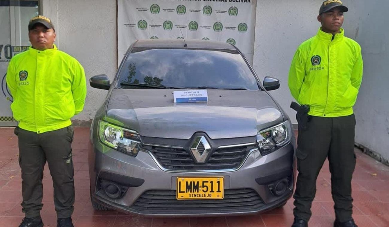 El vehículo recuperado es un Renault de placas LMM-511, modelo 2023