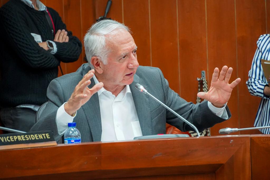 Guillermo Alfonso Jaramillo, ministro de salud.