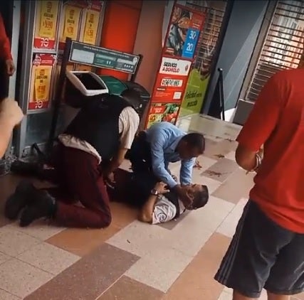 Escolta herido en medio del asalto a camión de valores.