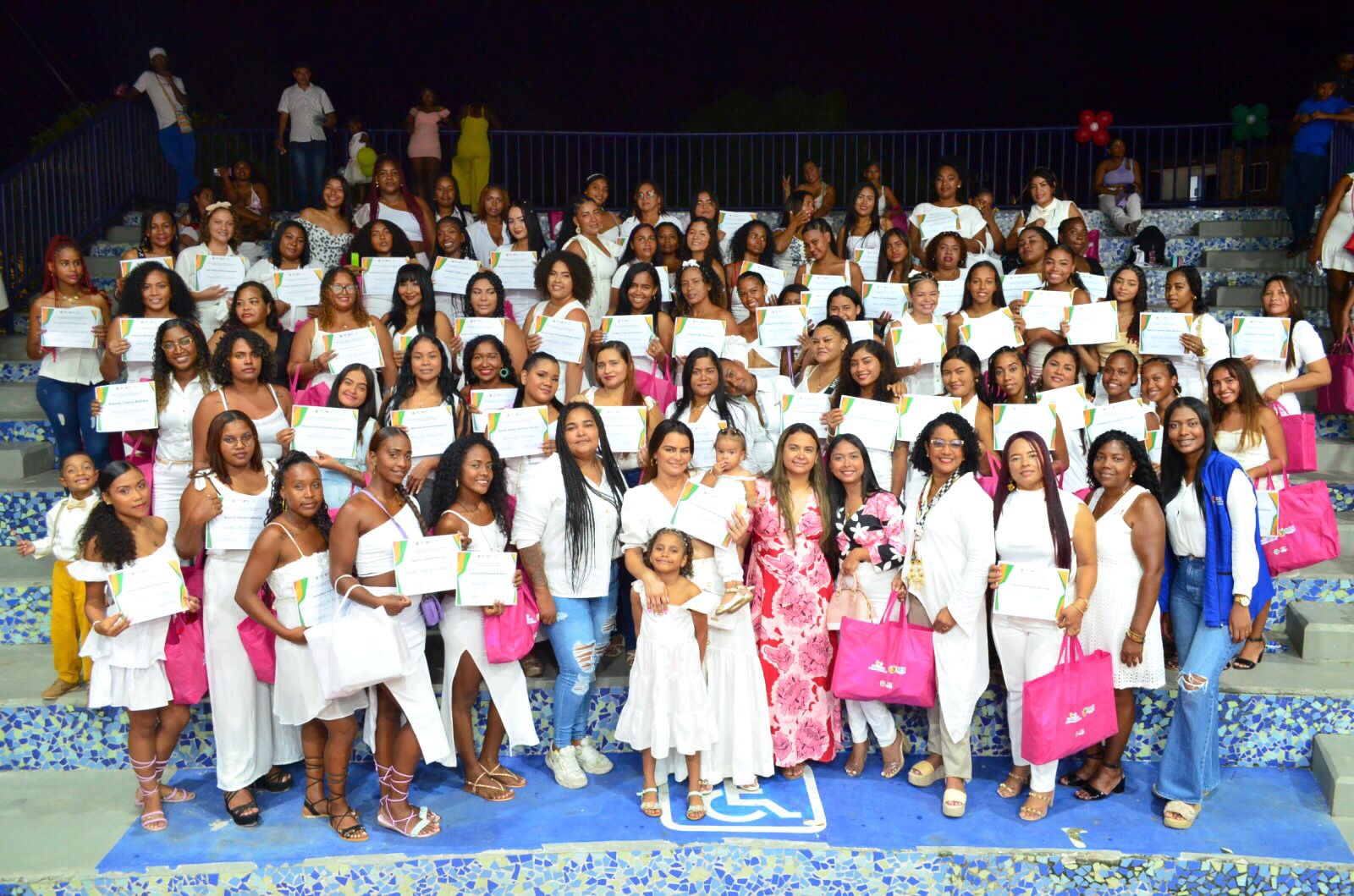 Barberos y manicuristas certificados en Cartagena