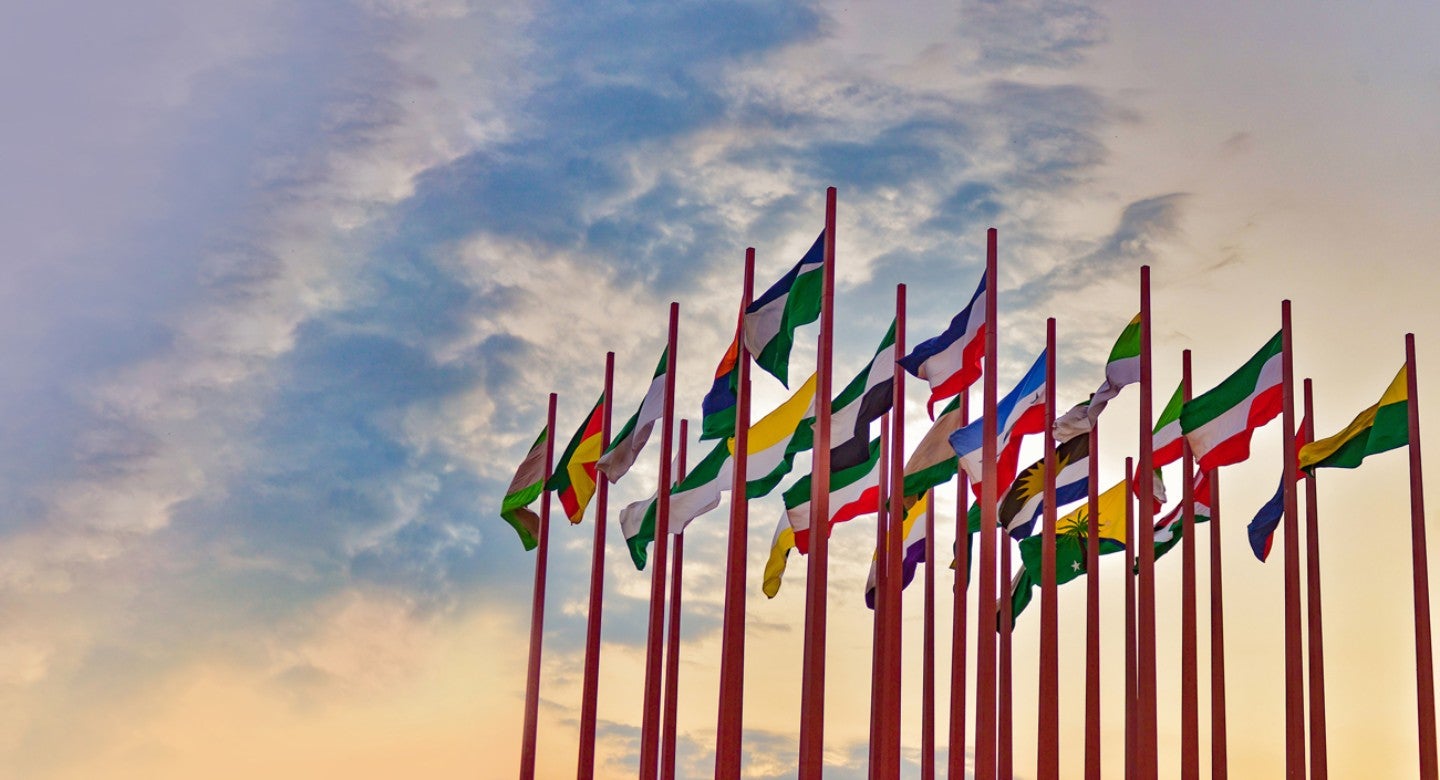 Plaza de banderas de la Gobernación del Cesar.