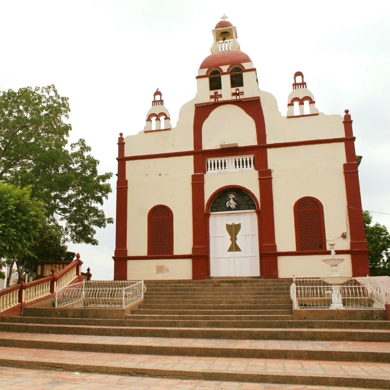 Santa Rosa, iglesia