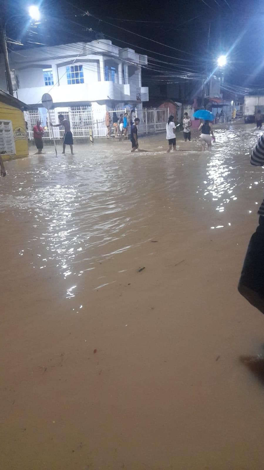 Calles inundadas en Santa Rosa de Lima
