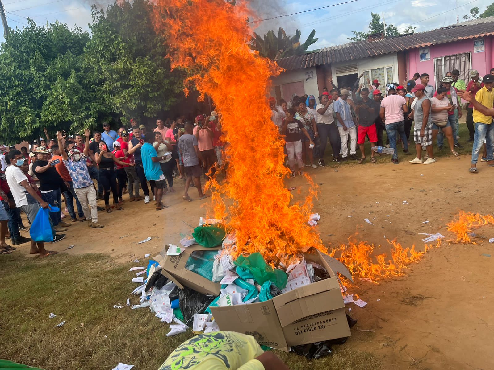 Incendio en Tiquisio, Bolívar