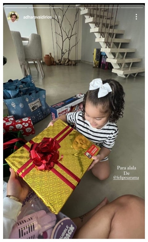 Adhara, hija de Andrea Valdiri