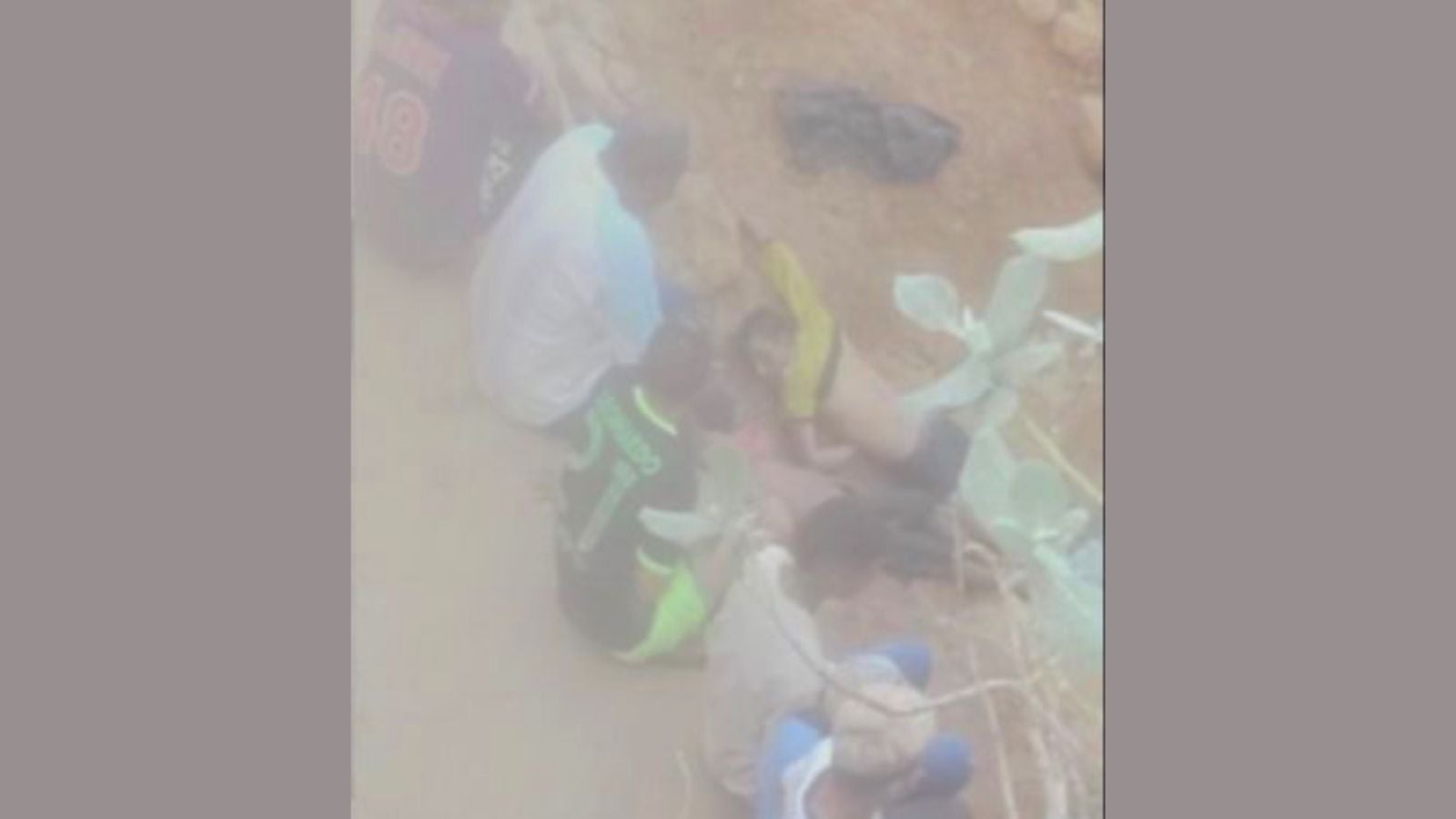 El menor cayó al agua y el adulto fue a salvarlo, pero terminaron sin vida ambos.