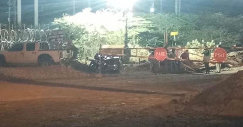 Indígenas de la etnia wayúu bloquean las entradas de la multinacional.