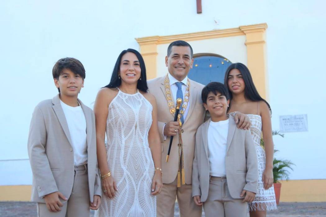 Dumek Turbay con su familia