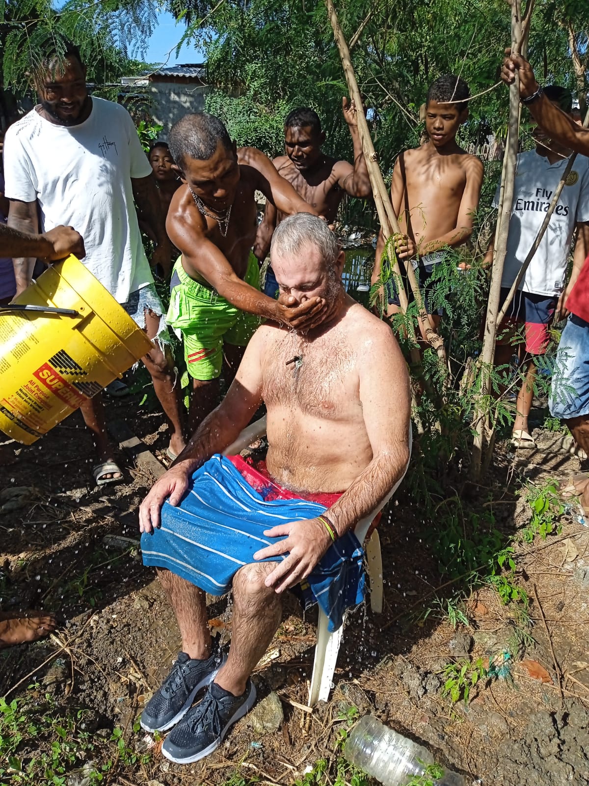 “Estaba muy desorientado”: turista fue hallado mientras nadaba en un caño de Olaya Herrera
