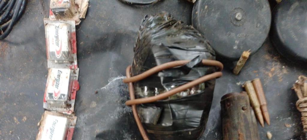 [FOTOS] Soldados hallaron un depósito ilegal con material de guerra en Valdivia, Antioquia