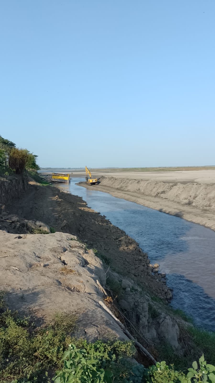 Maquinarias de la Gobernación trabajan de manera continúa para mitigar la sequía