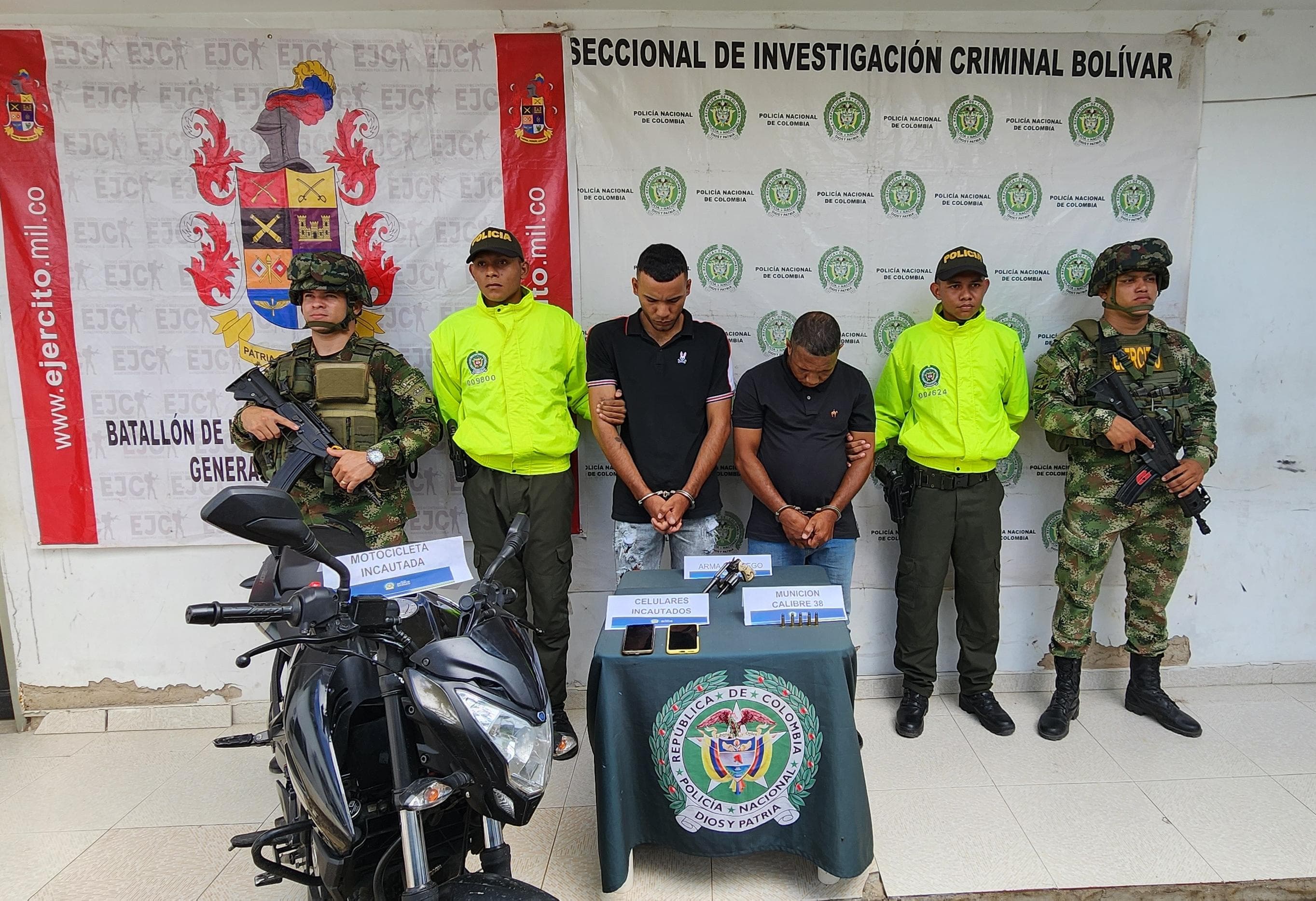 ¡Se les cayó la vuelta! Capturan a dos presuntos fleteros en Bolívar