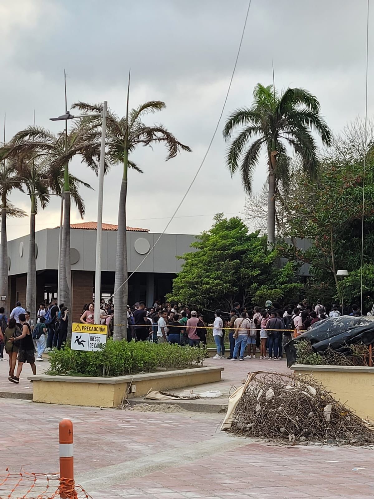 Investigan si está relacionado con suicidio