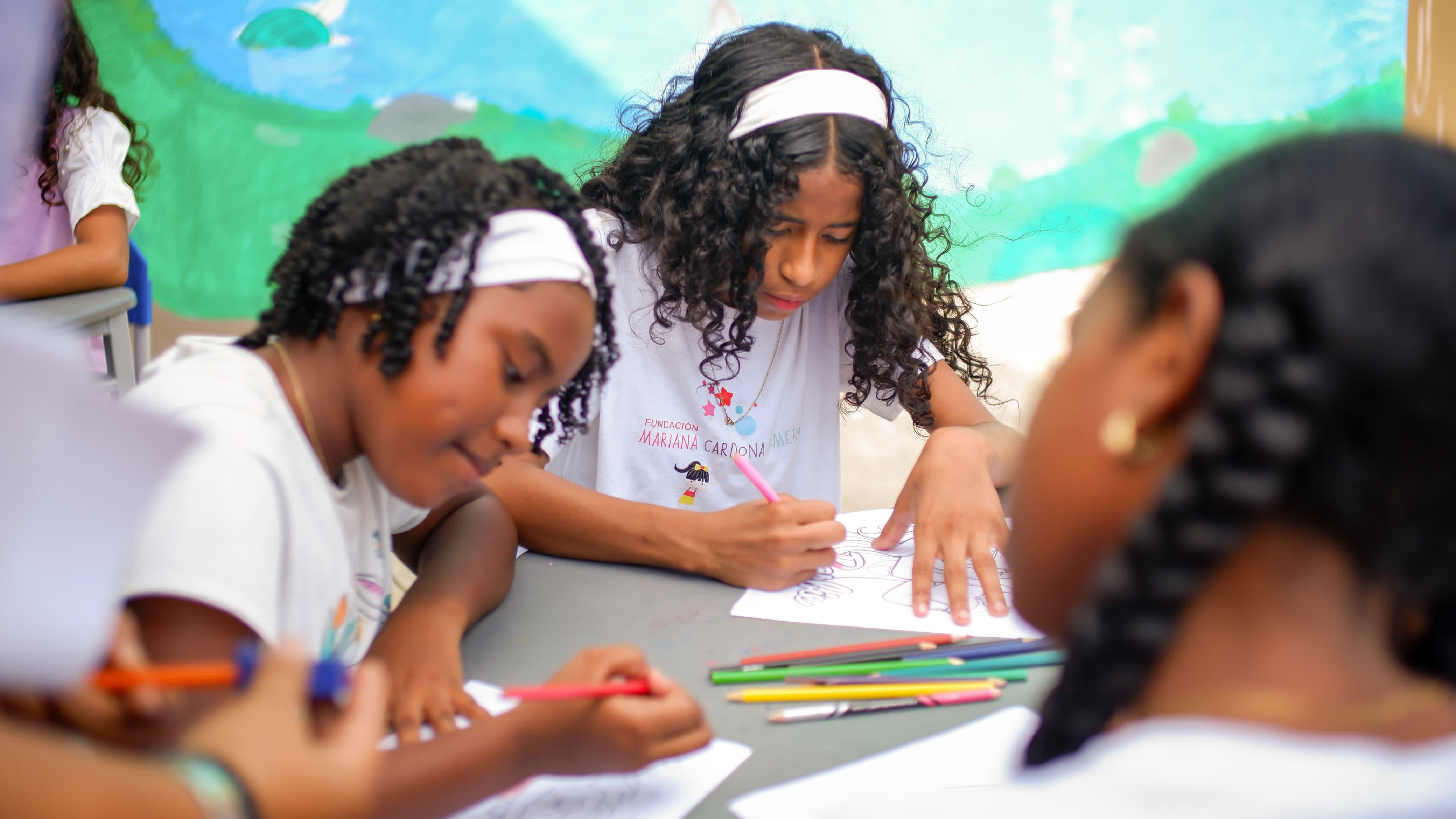 Comunidad de Bicentenario recibió oferta institucional