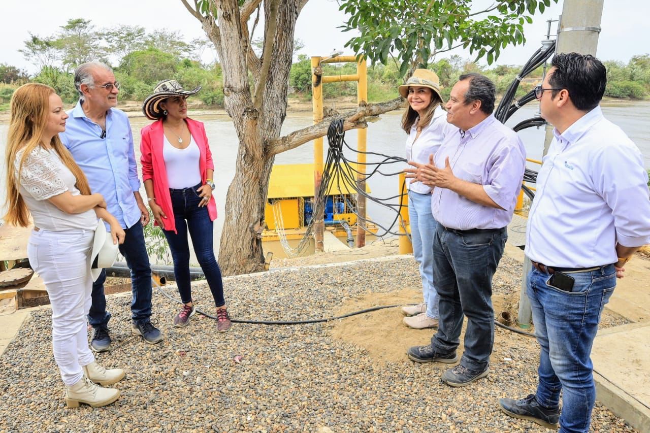 Instalan motobomba para surtir de agua a poblaciones afectadas.