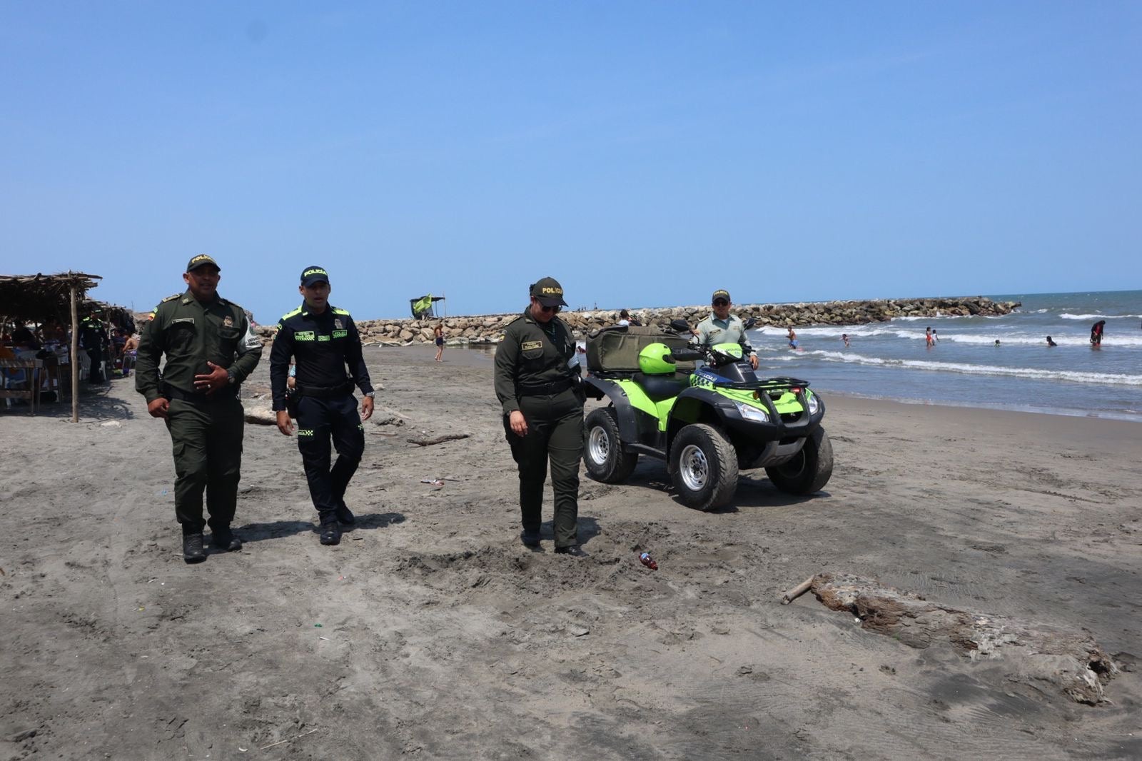 Policía en Playas
