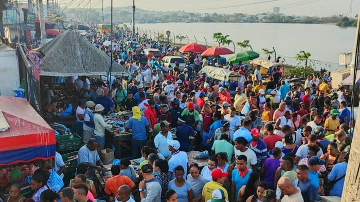 Avenida del Lago, mercado de Bazurto en Cartagena