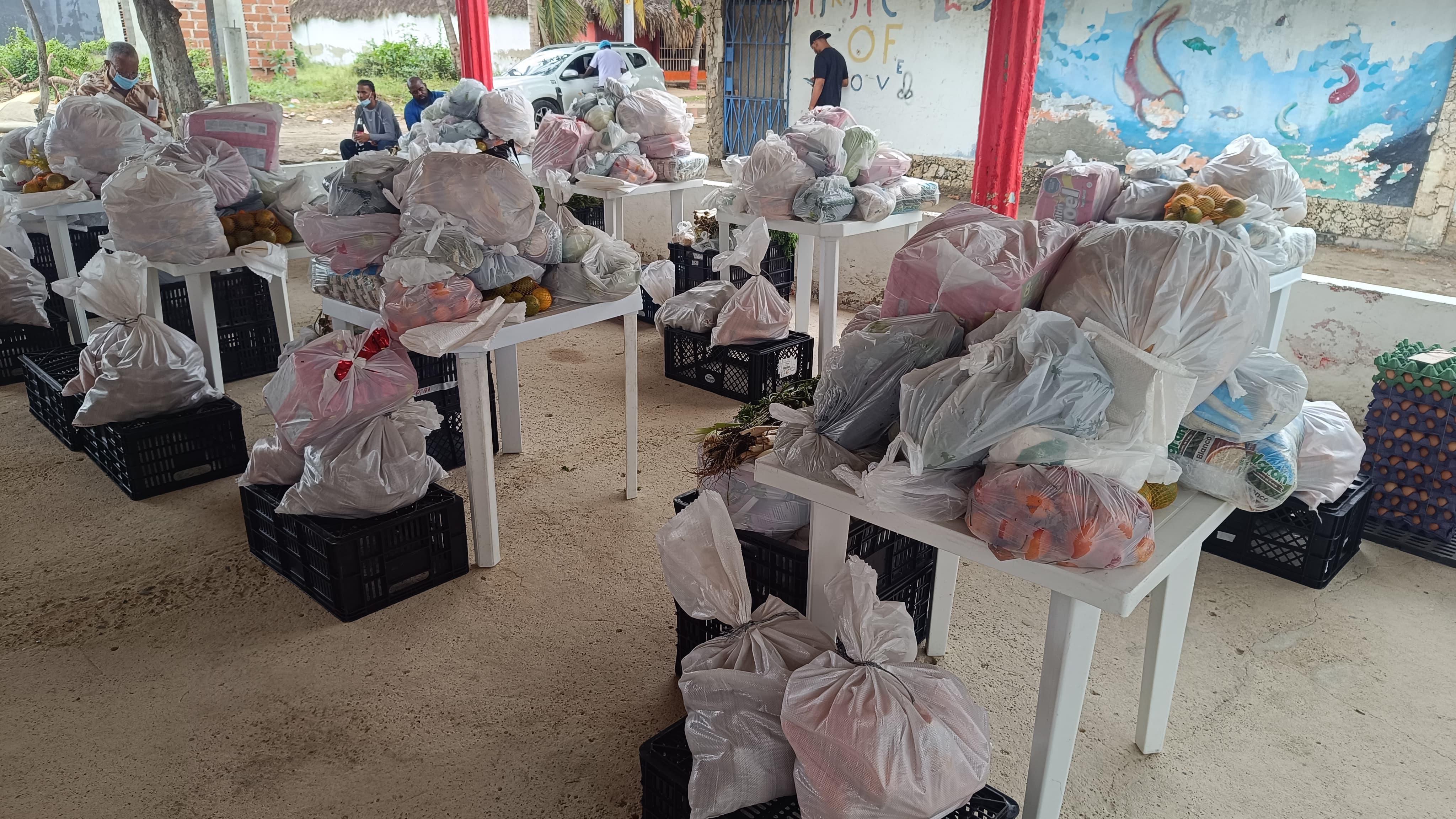 Organizados recibieron dotación alimentaria