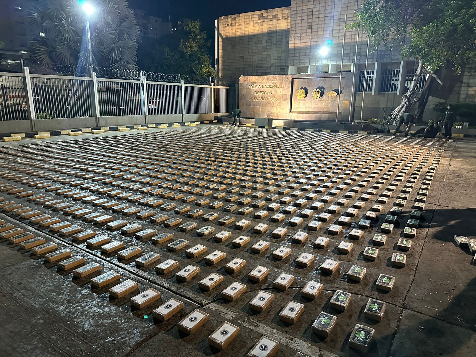 Incautan cerca de 2 toneladas de cocaína en el puerto marítimo de Cartagena