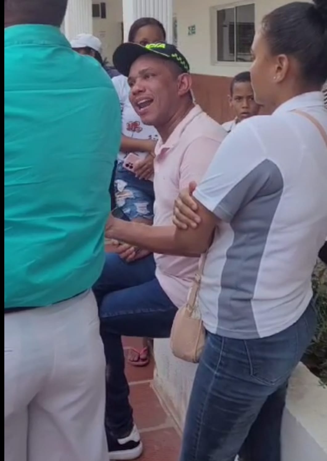 la disputa se desató por los problemas eléctricos que presenta la Institución