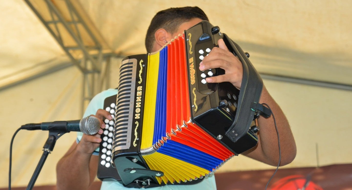 En la plaza Alfonso López de Valledupar se llevó a cabo el concurso de acordeoneros profesionales.