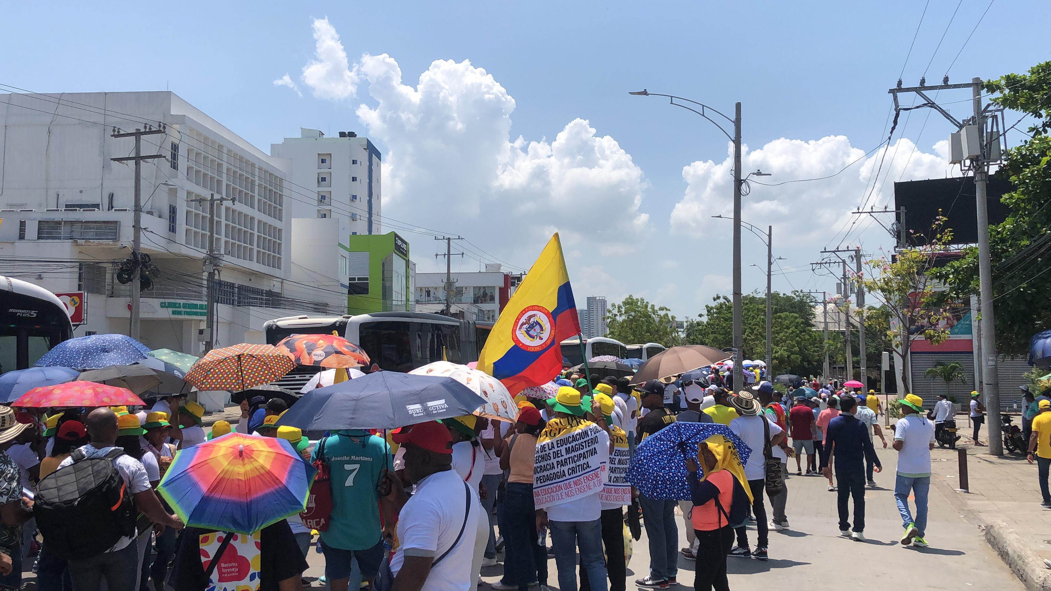 ¡La marcha de hoy en Ceballos no va! Dumek Turbay habló con la comunidad y harán consejo de gobierno en el barrio