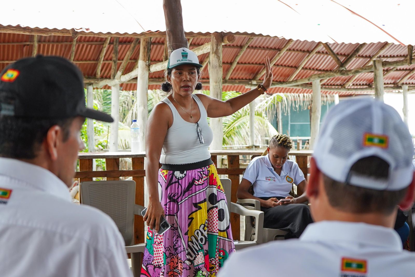 Reunión con habitantes de Barú.