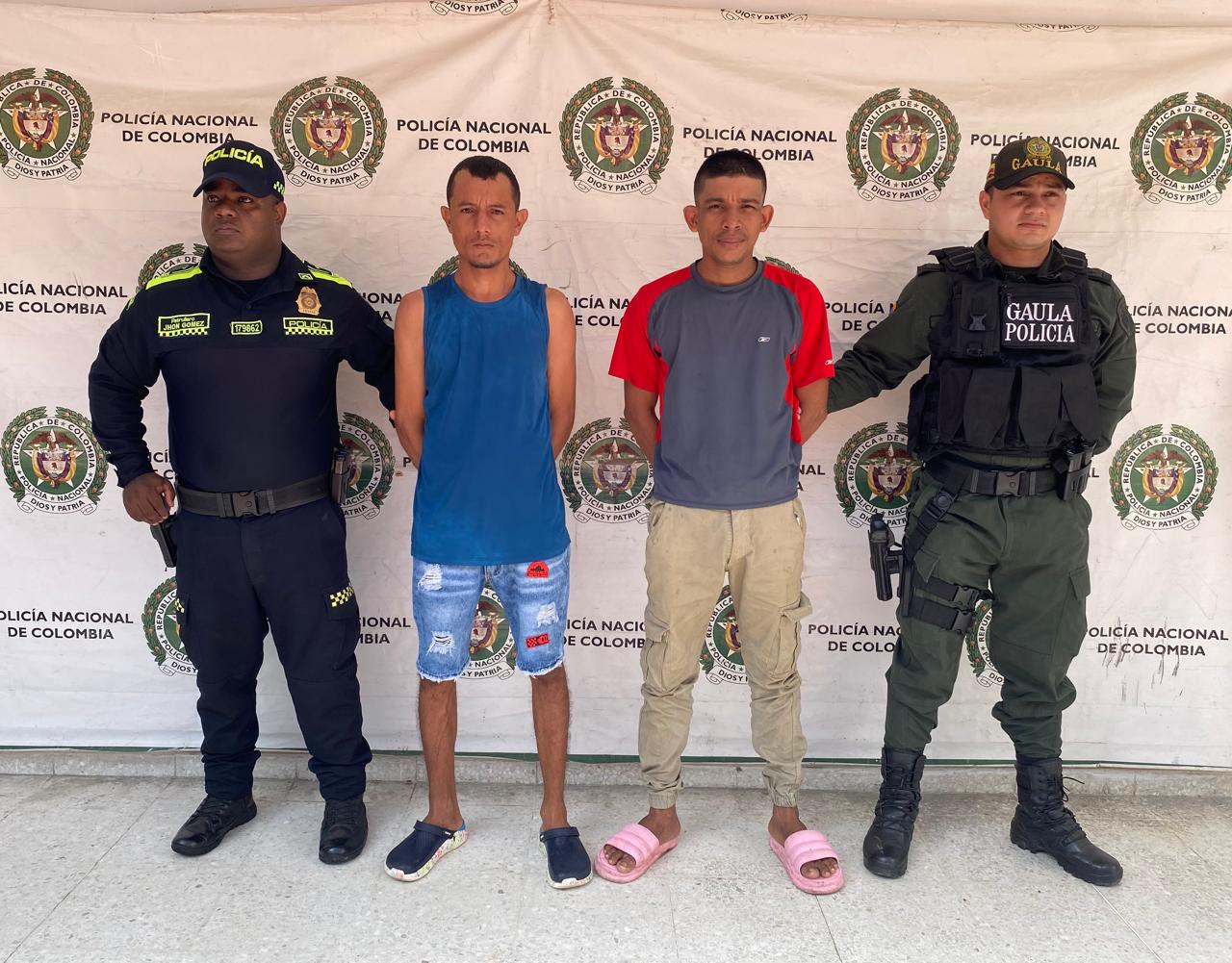 Los dos capturados por extorsión.