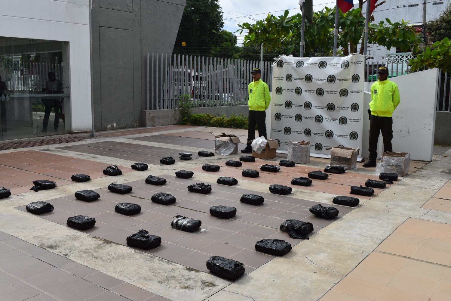 Incautan 41 kilos de marihuana