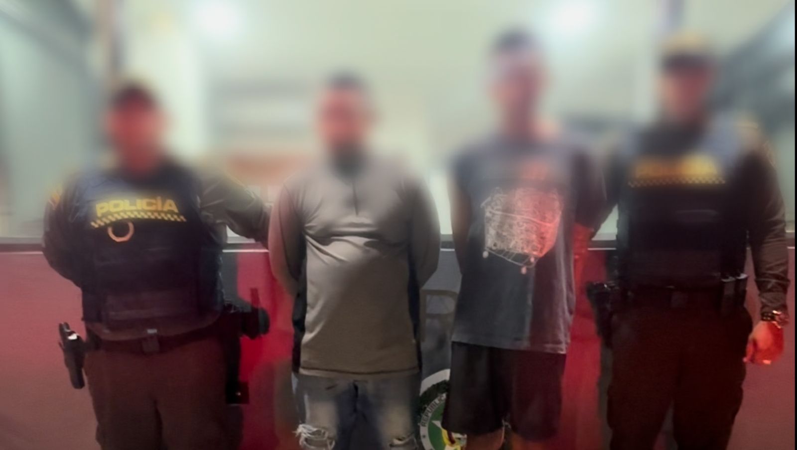 Capturan dos presuntos delincuentes tras robar un iPhone a una ciudadana en la Avenida Santander