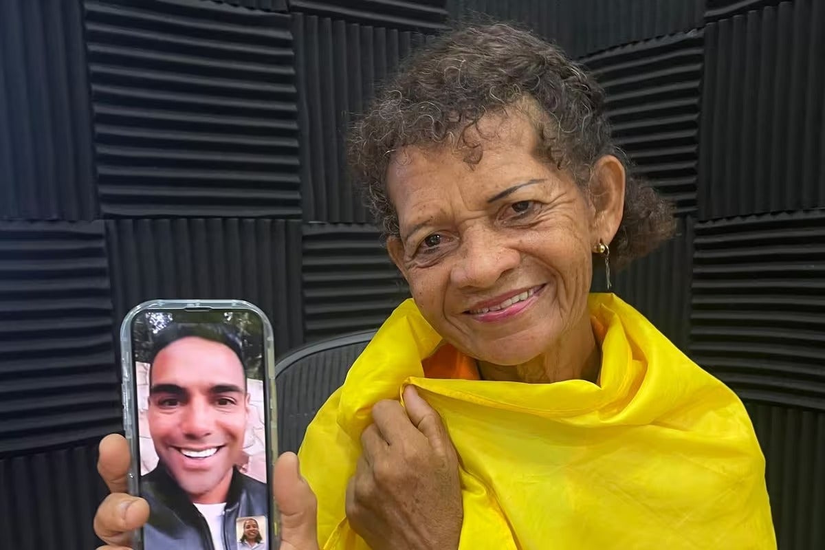 Alexis Hernández en llamada con Falcao.