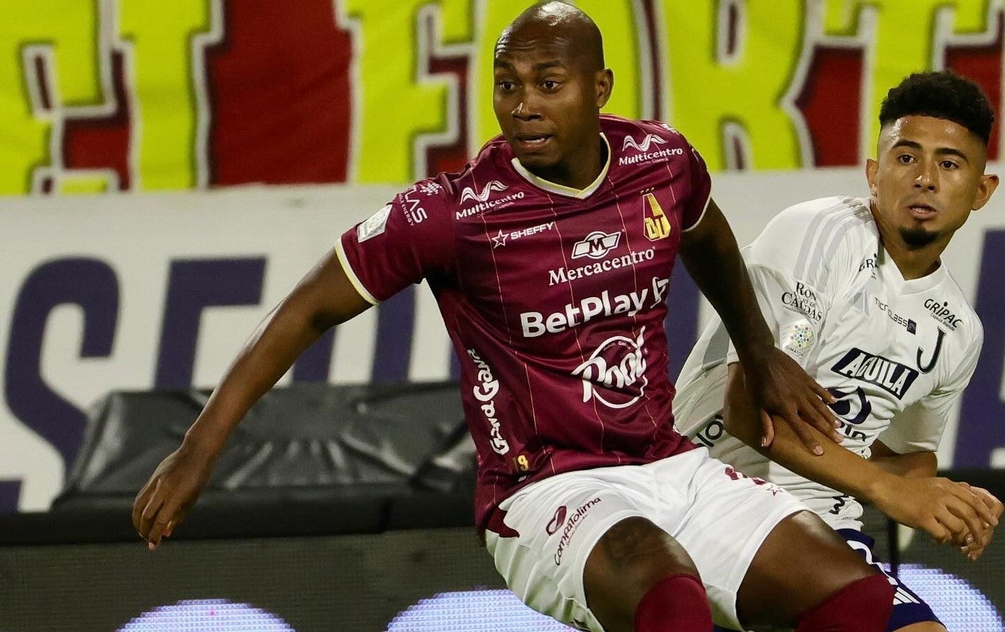 Con poco gano Junior